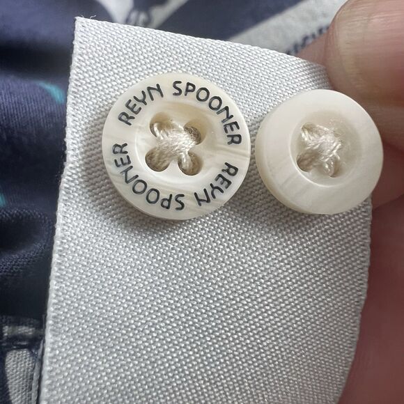 Reyn Spooner Okinawan Village Aloha Shirt Mens Sz Medium Blue Classic Hawaiian - Picture 14 of 15